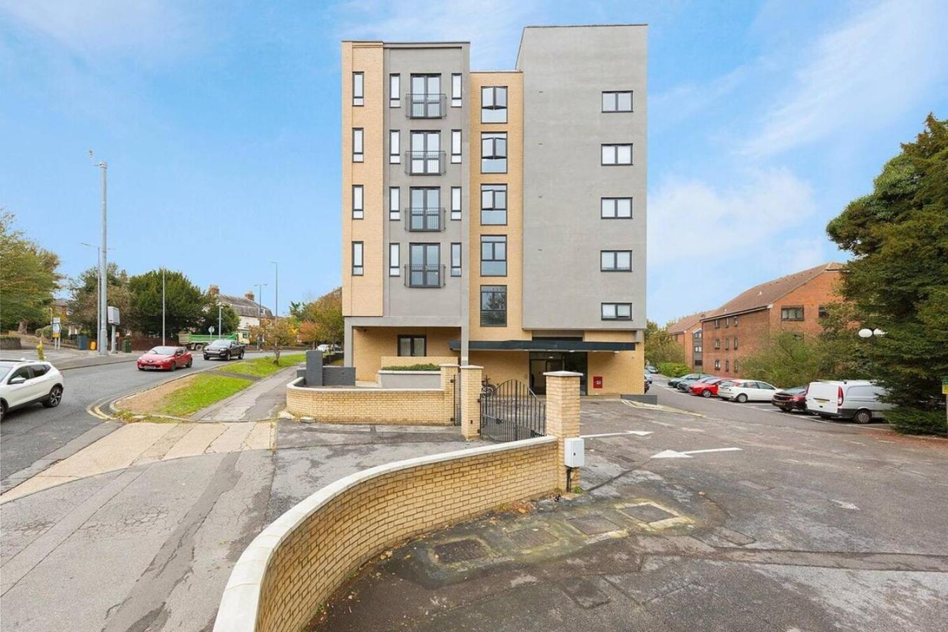Maidstone Heights By Kasar Stays Buitenkant foto