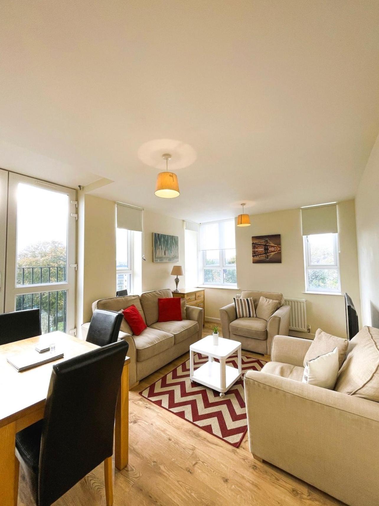 Maidstone Heights By Kasar Stays Buitenkant foto