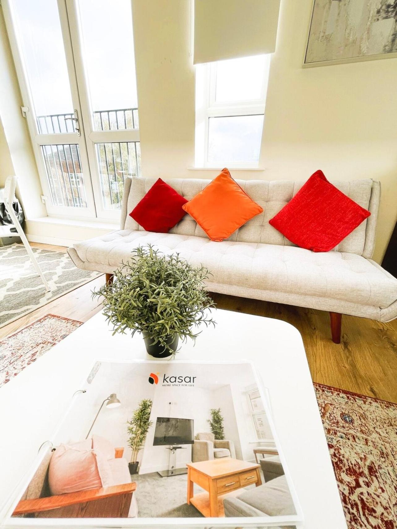 Maidstone Heights By Kasar Stays Buitenkant foto